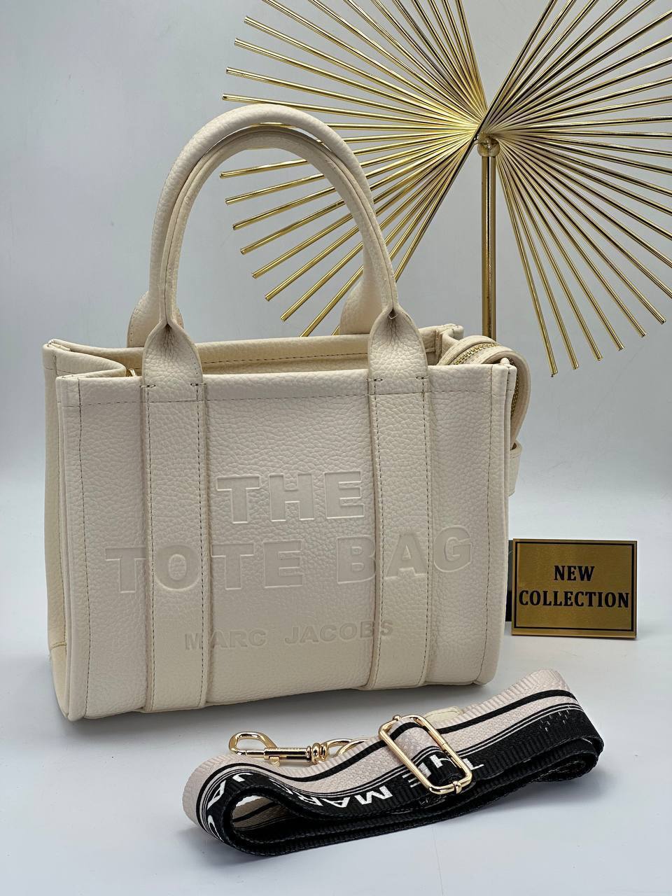 Mark Jacobs medium beige