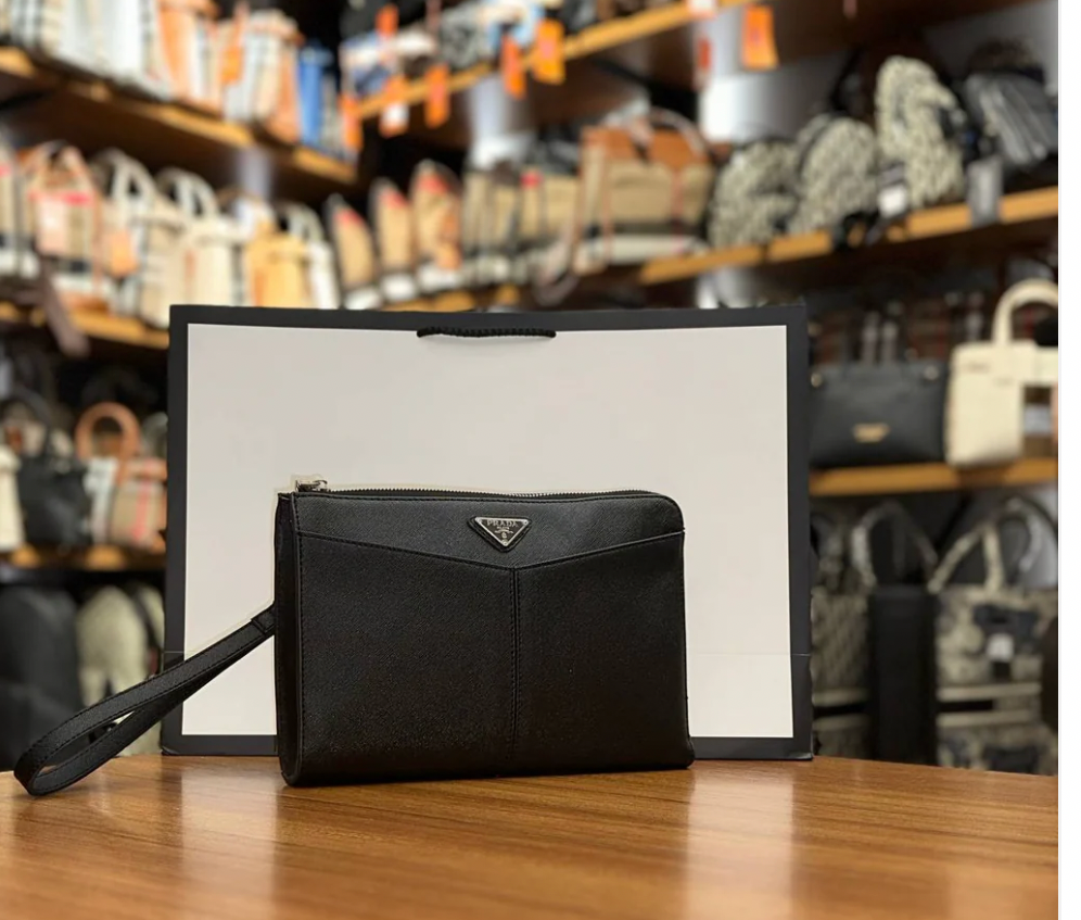 Prada φάκελος