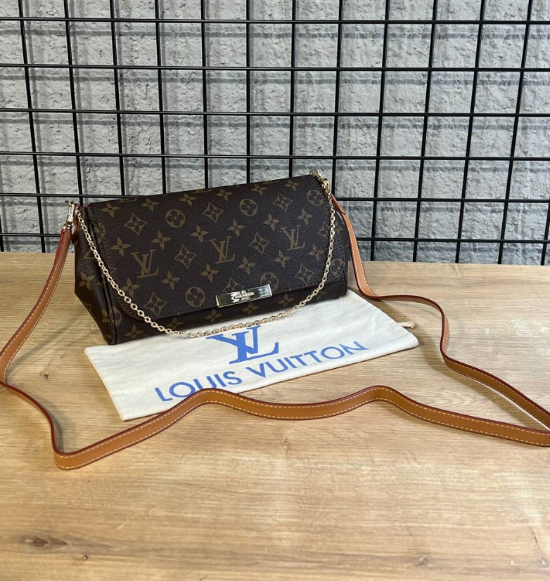 Louis Vuitton Clutch Monogram