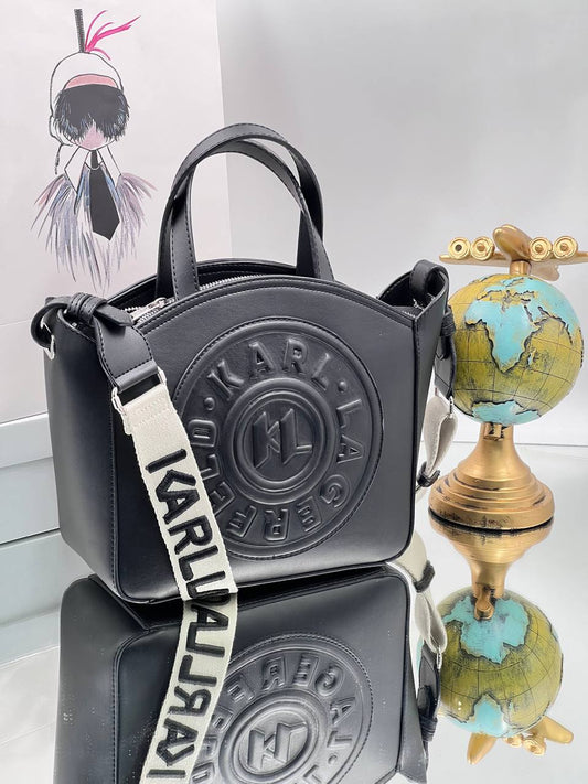 Karl lagerfeld cross Boby